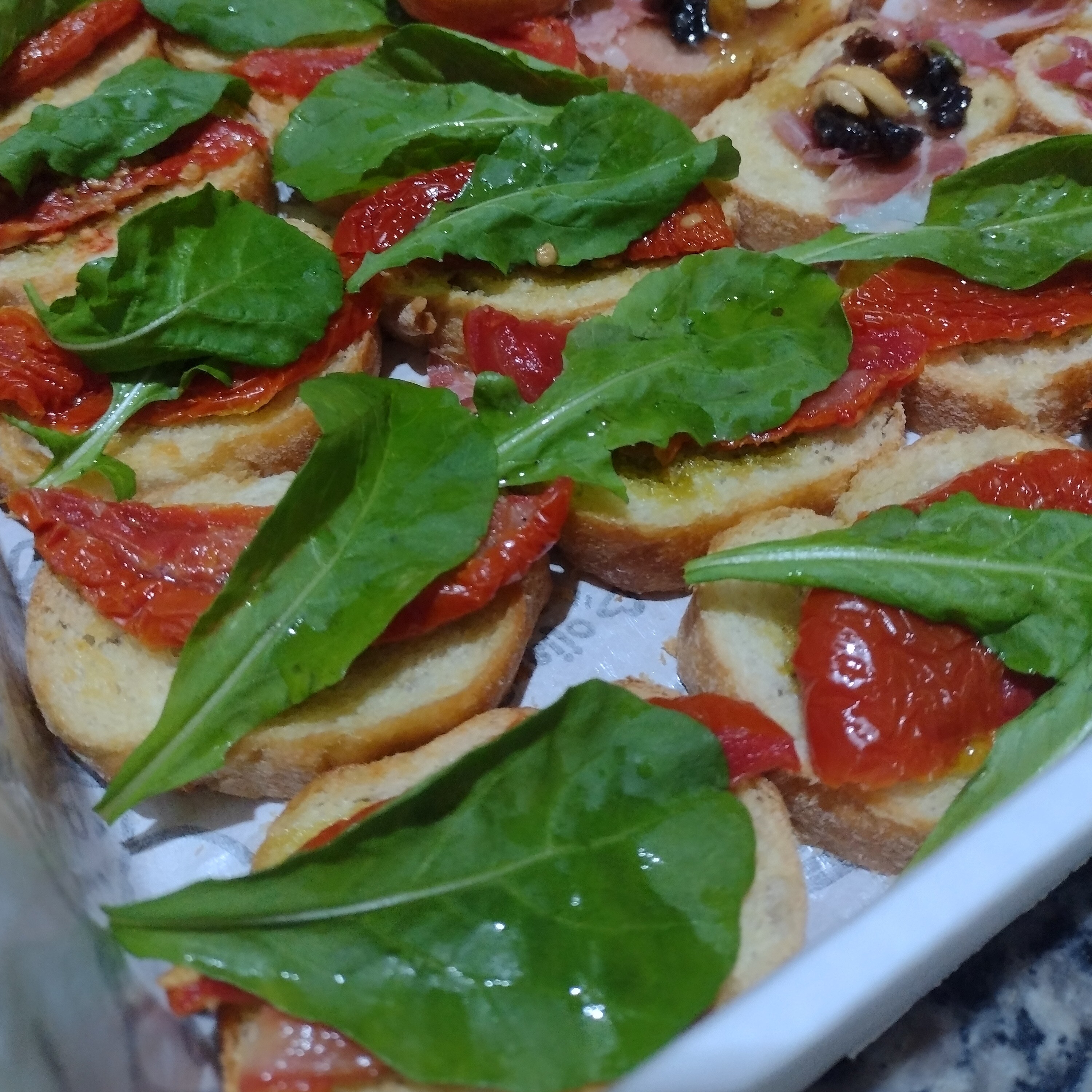 916-BRUSCHETTAS TRUFADO TOMATE SECO