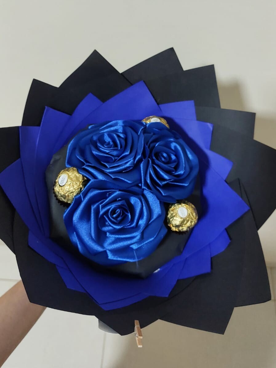 Mini buquê 3 rosas + chocolate