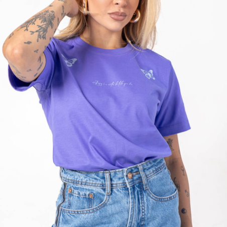 Tshirt Borboletas “Jesus é o Centro de Tudo Que Há”